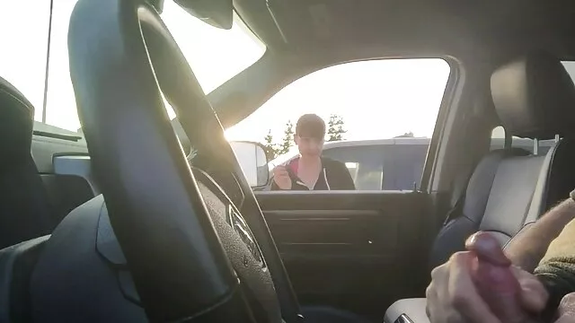 Le mec est venu rendre visite à son ami, n'a pas pu garder ses mains ludiques en échec, mais la fille, sentant film x francais classic comment il grimpe dans sa culotte, s'est excitée et ne l'a pas arrêté