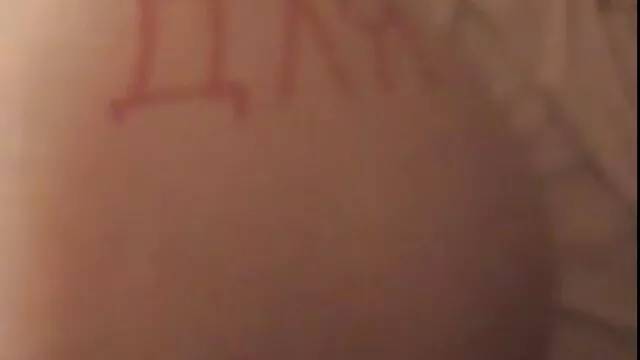 Super et beau sexe, faire l'amour. Ce couple s'allonge sur le vidéo x français gratuit lit et s'embrasse passionnément, la fille caresse la poitrine du mec et demande à la pénétrer avec un membre lentement et prudemment