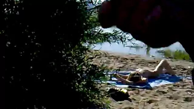 Une jeune brune Anastasia adore se film gratuit x francais masturber