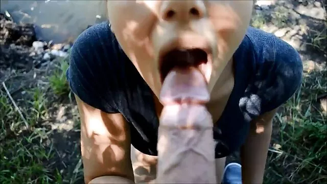 Le mec a séparé les rouleaux d'un jeune regarder film porno en streaming vf étudiant et l'a baisé