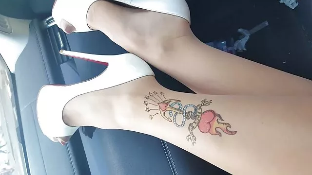 Une strip-teaseuse chaude chevauche une bite VIP film porno français amateurs