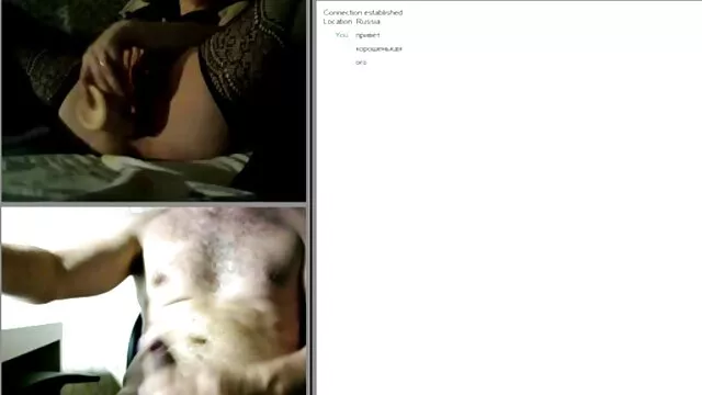 3some video porno gratuit fr dans différentes positions sur le canapé jaune
