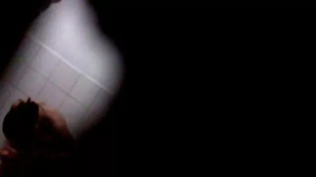 Jolie femme suce une bite. Prise film porno complet gratuit en francais de vue en gros plan