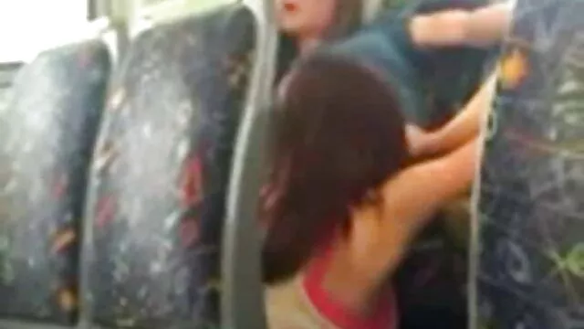 Il suffit de regarder comment la chienne s'est étalée sans vergogne sur le film porno gratuit vf canapé, comme il traîne sans vergogne et souffle une fumée amère hors de sa bouche!
