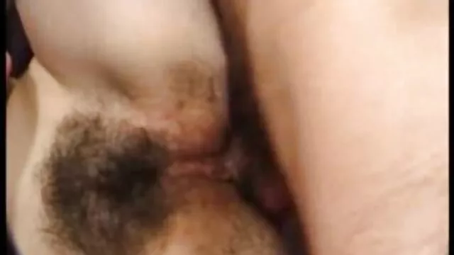 Une femme asiatique aux cheveux roux prend une bite chaude dans film complet francais x sa chatte poilue, qui baise durement la salope et lui remplit la fente de sperme