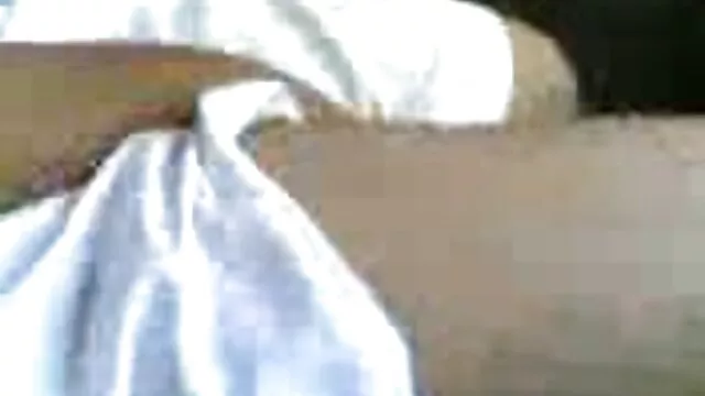 Une jeune miette film porno gay gratuit francais aux papilles percées baise en anal avec un ouvrier