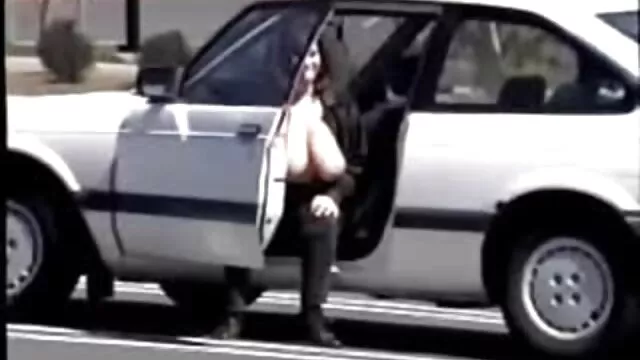 La chienne suce film porno hd en français ses lèvres jusqu'à la chatte de sa copine et suce passionnément son clitoris
