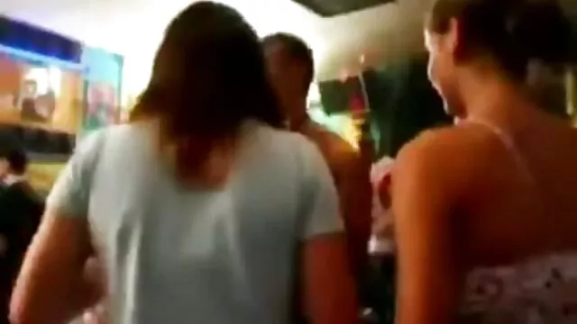 La brune passionnée Brandy Smile se masturbe la chatte et film video porno francais se baise