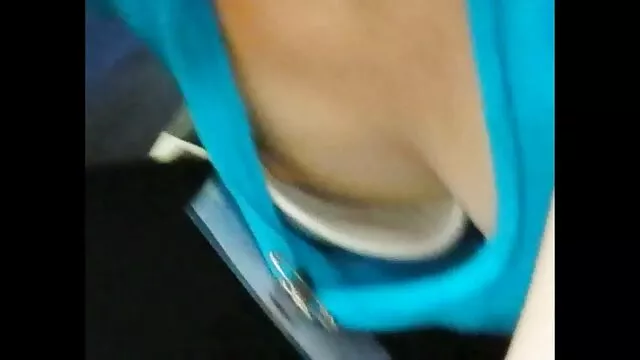 Fille très film porno en streaming français sexy et chaude se masturbe la chatte