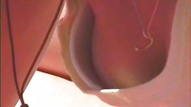 La brune Pamela Sanchez aime la regarder film porno complet double pénétration avec des hommes chauds