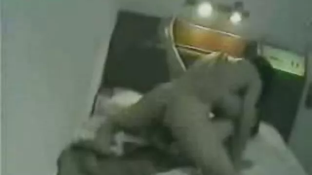 Une belle bombasse lèche tout le corps de les films pornos francais sa chienne avec une langue