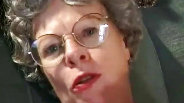 Le nègre film porno gratuit francais complet baise une blonde aux gros seins et draine le sperme sur sa poule mouillée cool