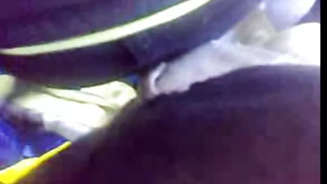De jeunes étudiants regardent des strip-teaseuses baiser leurs camarades film en francais gratuit porno de classe