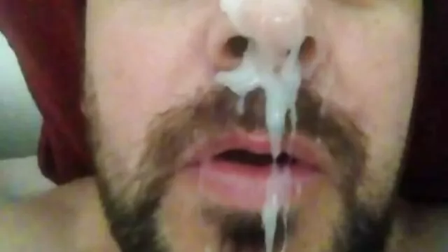 Petite fille a film x francais mere et fils préparé une surprise pour le mec et a sucé sa grosse bite